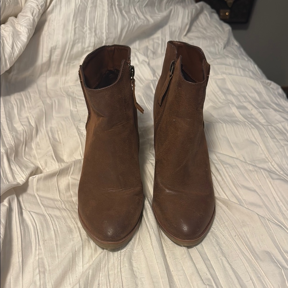 M.I.A Gently used brown heeled boots!